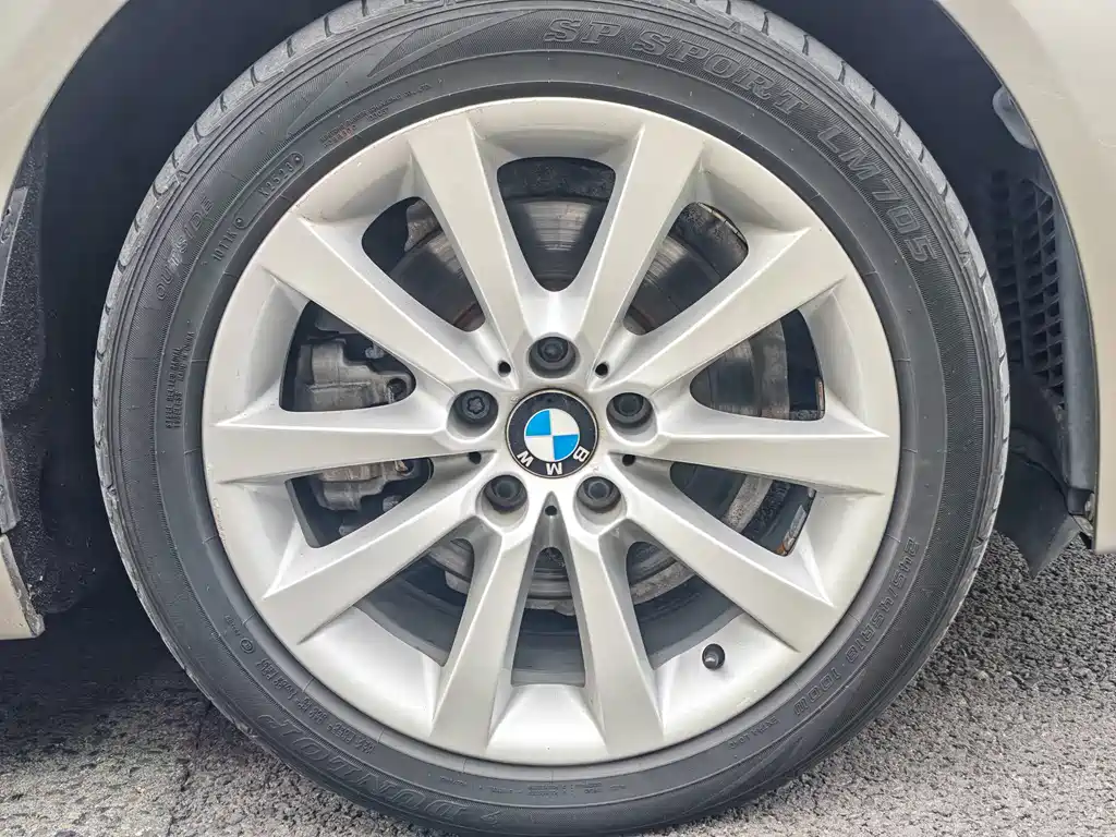 BMW 5 Series — миниатюра 14