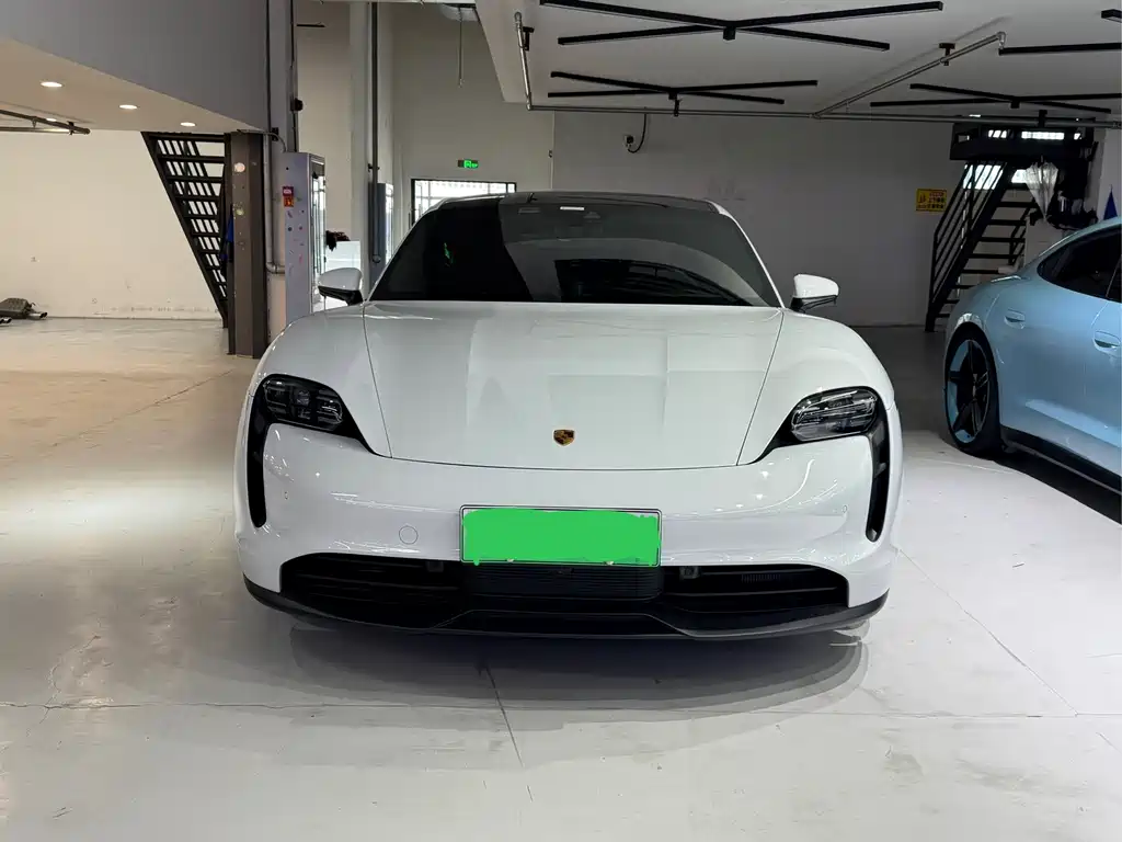 Porsche Taycan — миниатюра 4