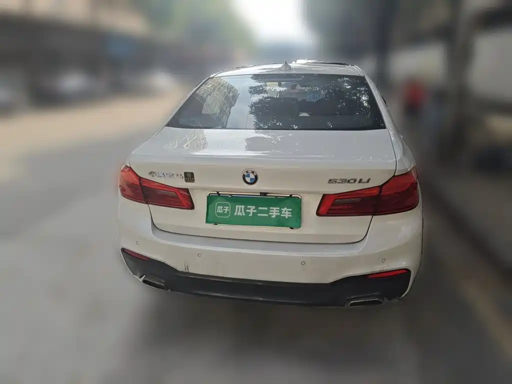 BMW 5 Series — миниатюра 5
