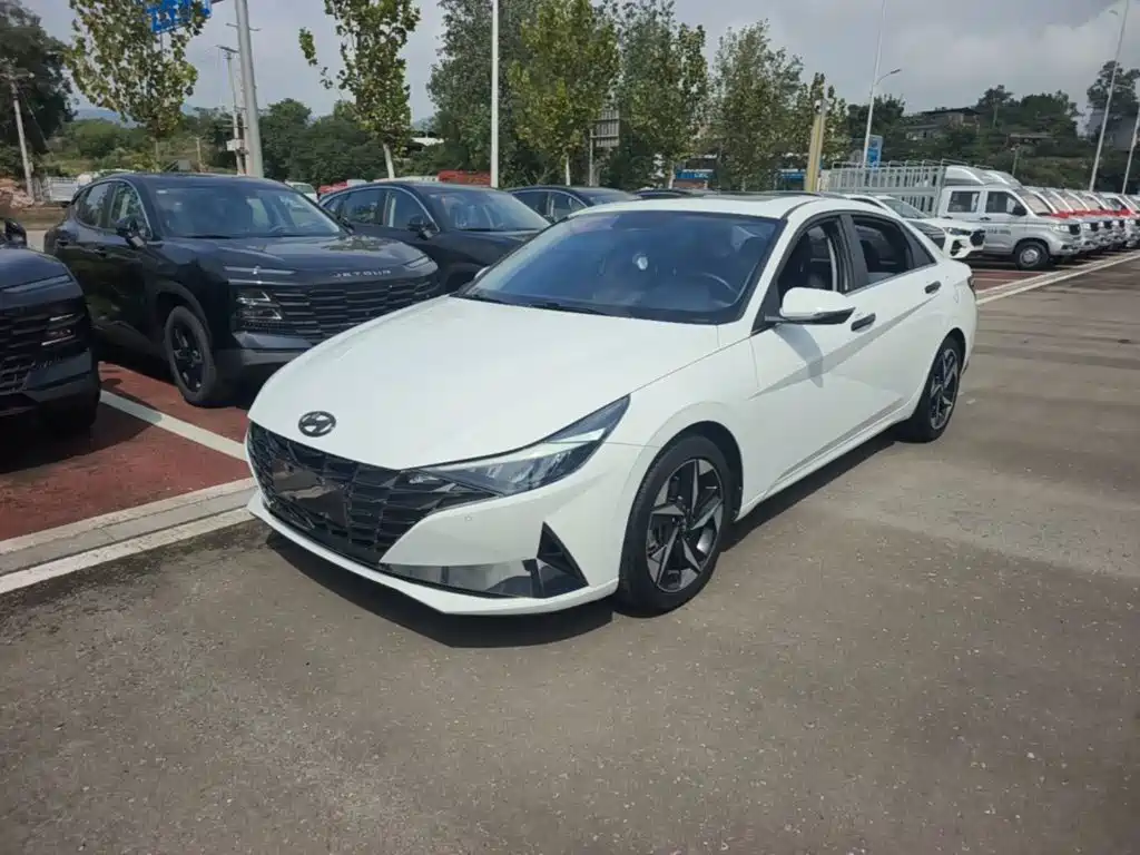 Hyundai Elantra — миниатюра 2