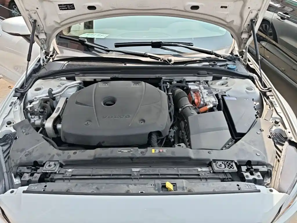 Volvo S60 PHEV — миниатюра 20