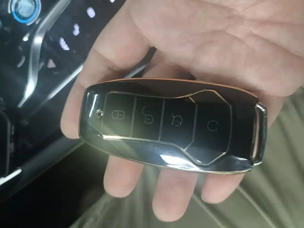BYD Tang New Energy — миниатюра 9