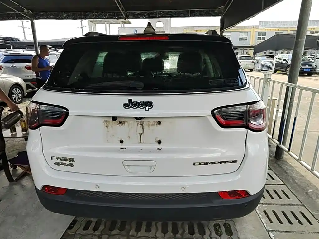 Jeep Compass — миниатюра 6