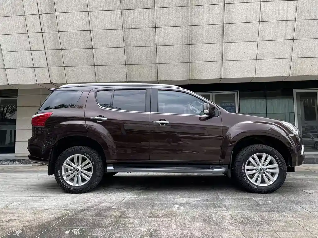 ISUZU MU X SHEPHERD RANGER
