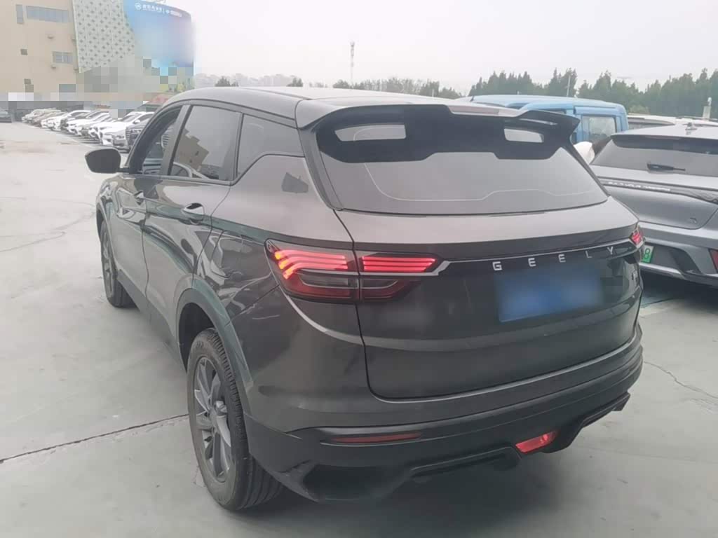 Geely Binyue 1.5 л 2024 г. Серебристо-серый, пробег 15900 км