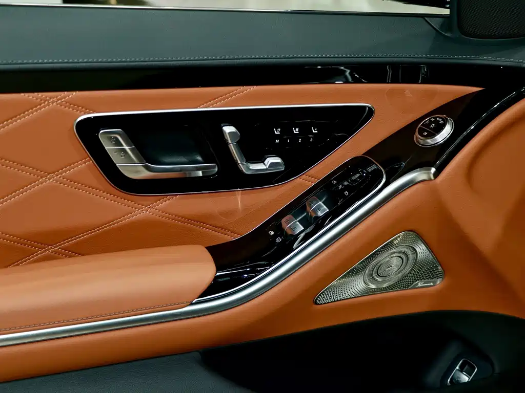 Mercedes-Benz S-Class — миниатюра 8