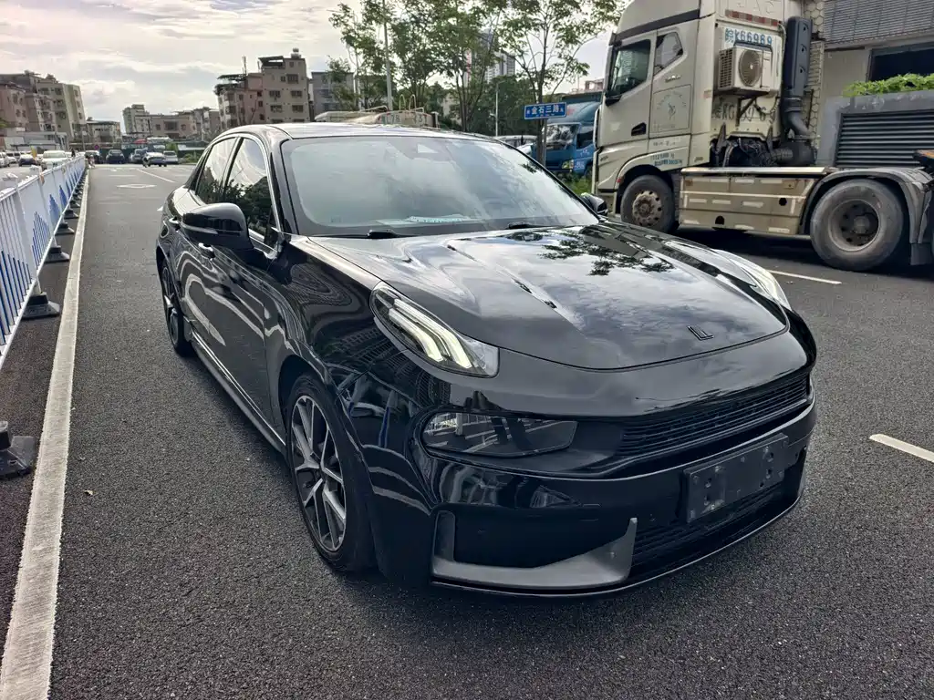Lynk & Co 03 — миниатюра 3