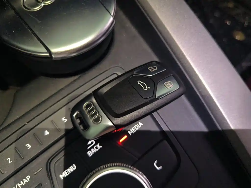 Audi A4L — миниатюра 10