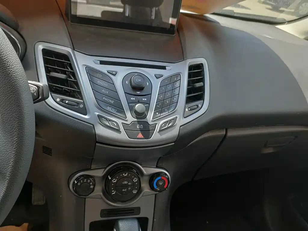 Ford Fiesta — миниатюра 12