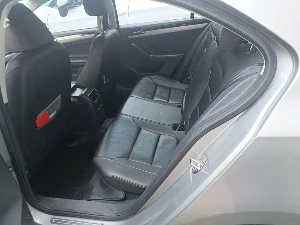 Volkswagen Sagitar — миниатюра 15