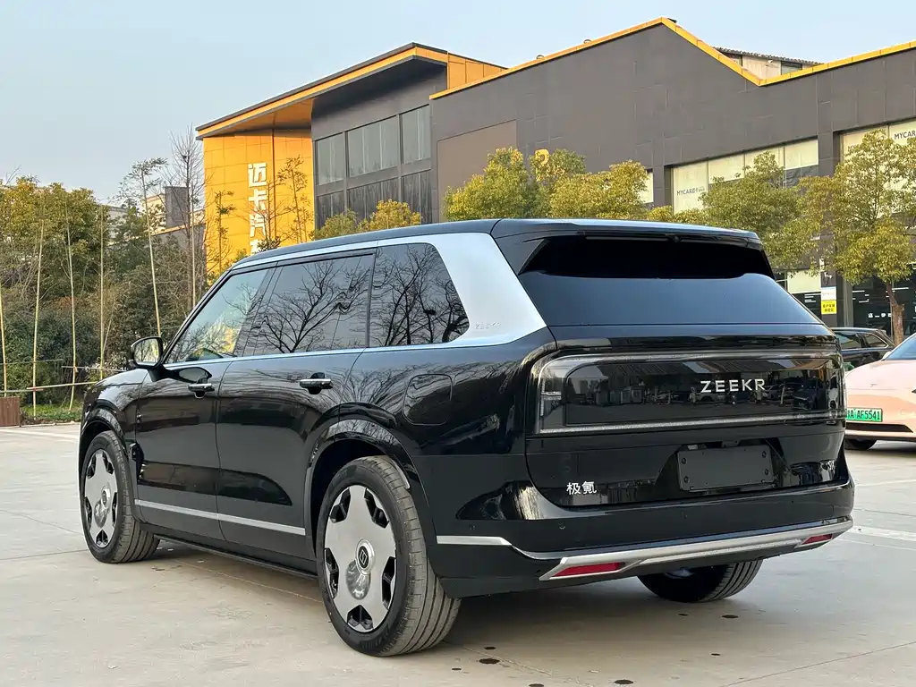 Zeekr 9X 2025 Hyper 70kWh мест