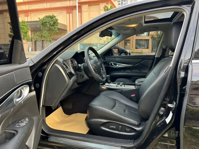 Infiniti Q70 — миниатюра 10