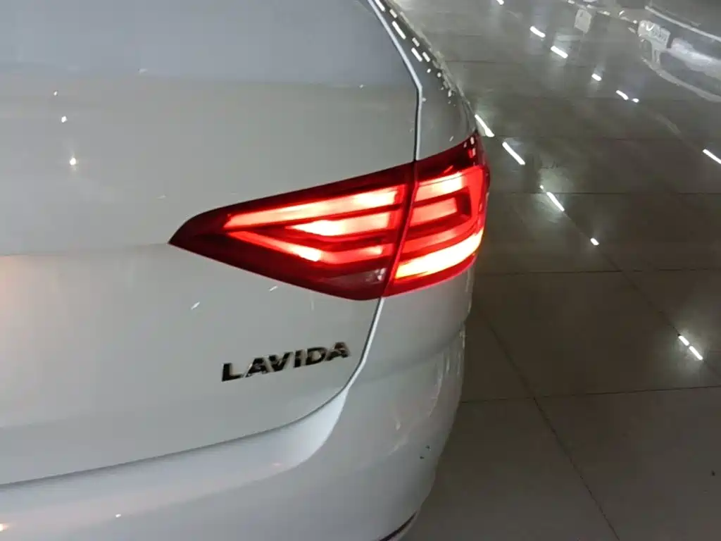 Volkswagen Lavida — миниатюра 8