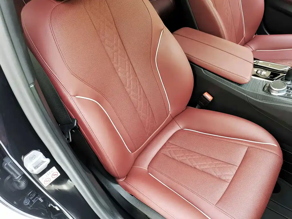BMW 5 Series — миниатюра 14