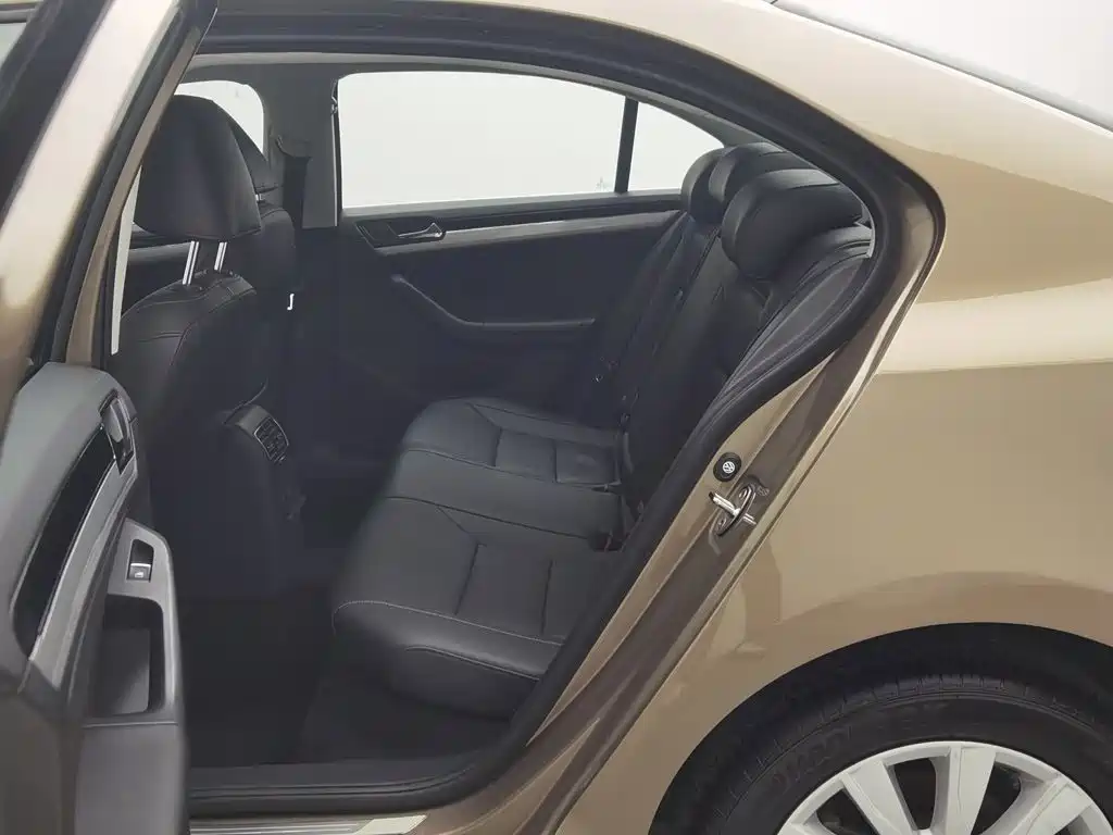 Volkswagen Sagitar — миниатюра 15