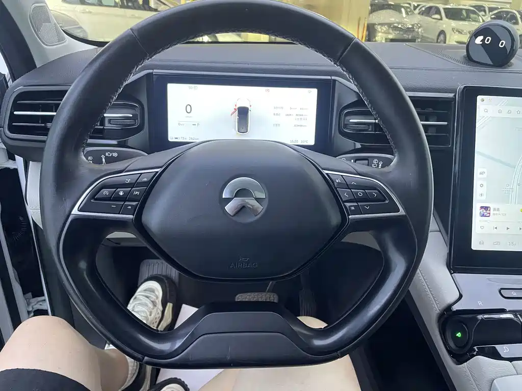NIO ES8 — миниатюра 4