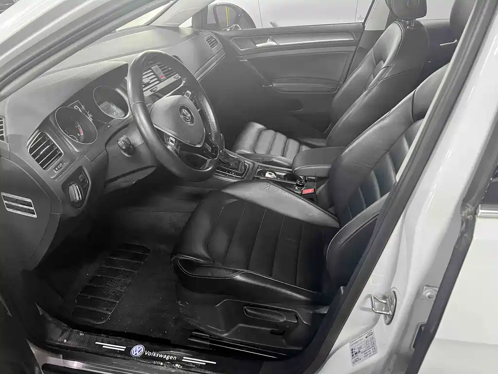 Volkswagen Golf — миниатюра 2