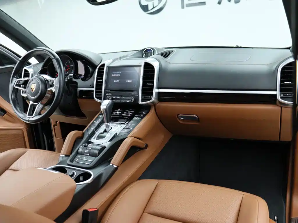 Porsche Cayenne — миниатюра 22