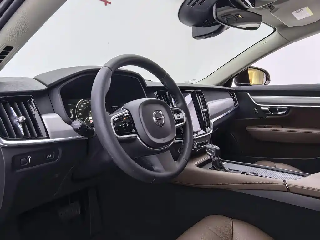 Volvo S90 — миниатюра 17