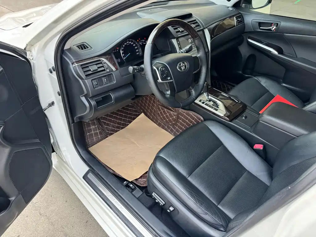 Toyota Camry — миниатюра 6