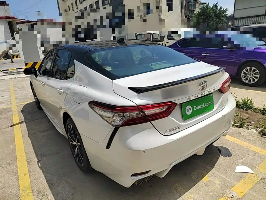 Toyota Camry — миниатюра 5