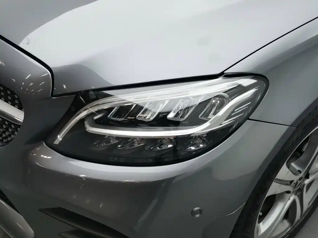 Mercedes-Benz C-Class — миниатюра 7