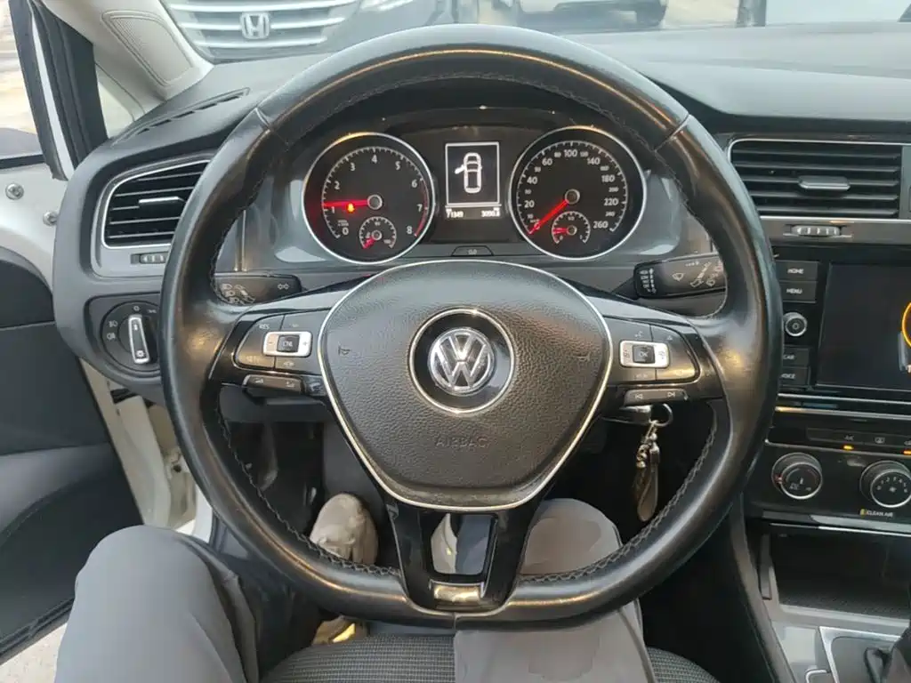 Volkswagen Golf — миниатюра 11