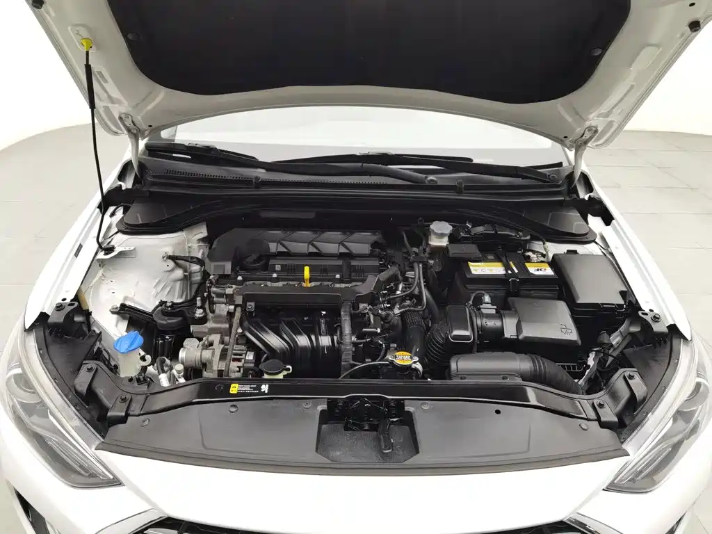 Hyundai Elantra — миниатюра 6