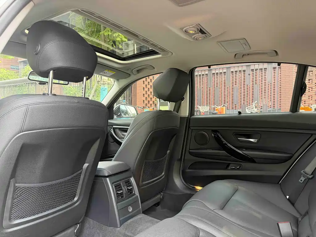 BMW 3 Series — миниатюра 9