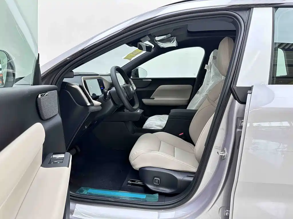 Volvo XC70 PHEV — миниатюра 8