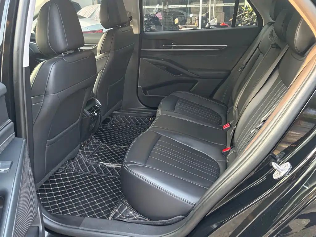 Ford Mondeo — миниатюра 9