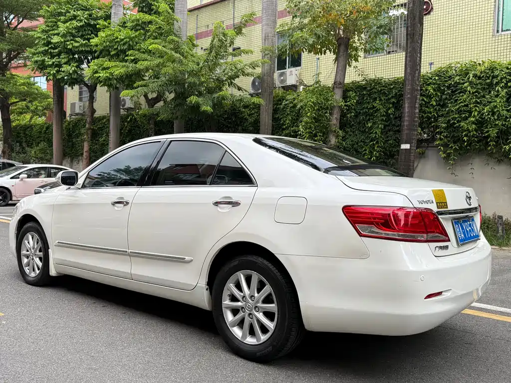 Toyota Camry — миниатюра 8