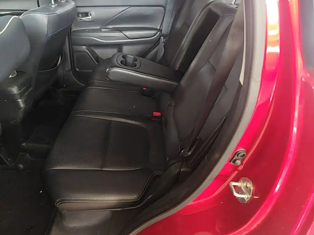 Mitsubishi Outlander — миниатюра 17