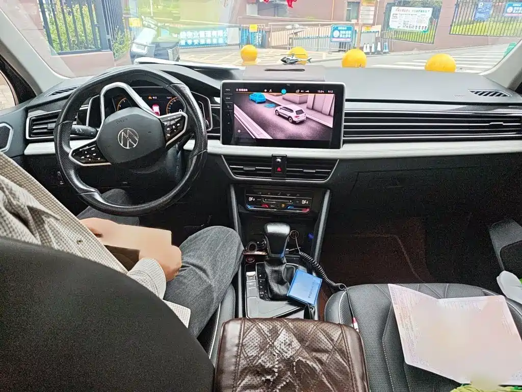 Volkswagen Tiguan L — миниатюра 13