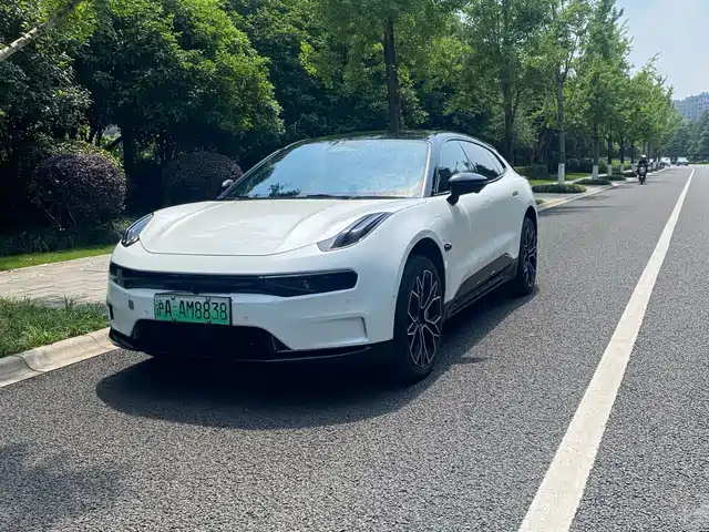 2022 Zeekr 001