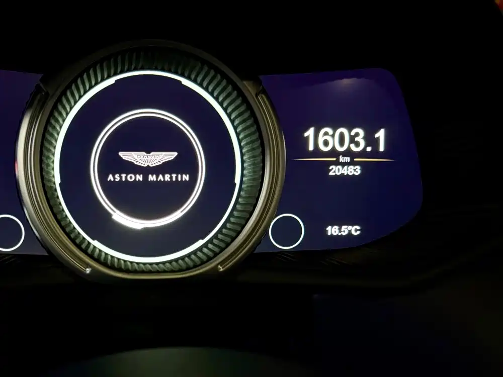 Aston Martin DB11 — миниатюра 5