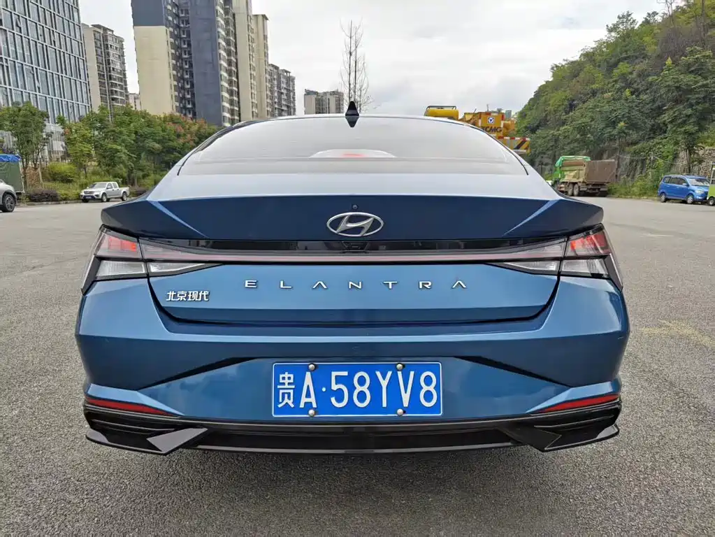 Hyundai Elantra — миниатюра 9