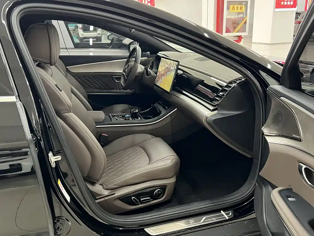 BYD Han — миниатюра 7