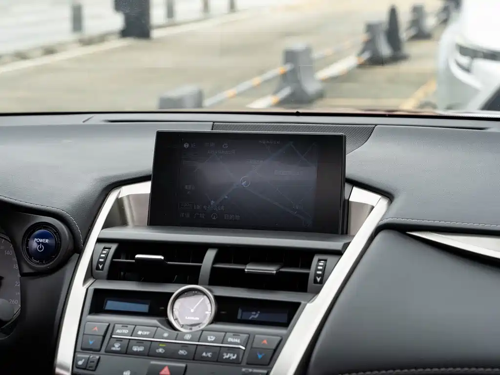 Lexus NX — миниатюра 16