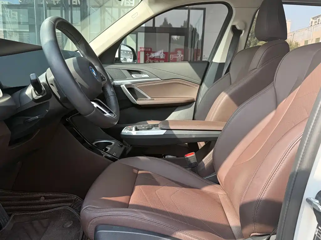 BMW iX1 — миниатюра 6