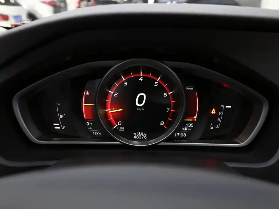 Volvo V40 — миниатюра 13