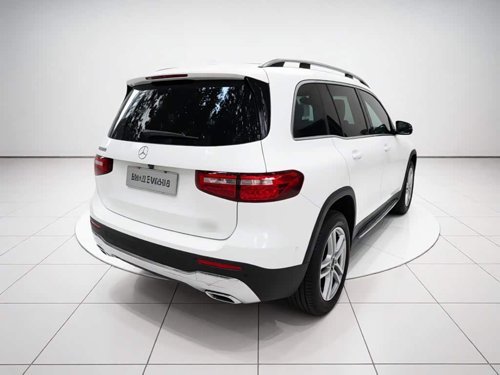 Mercedes-Benz GLB 1.3 л 2022 г. Белый, пробег 6400 км