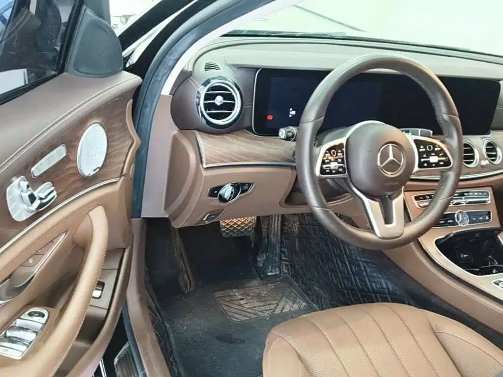 Mercedes-Benz E-Class — миниатюра 16