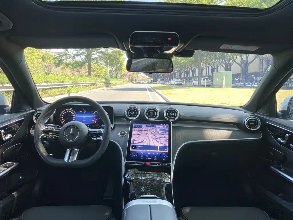 Mercedes-Benz C-Class — миниатюра 11