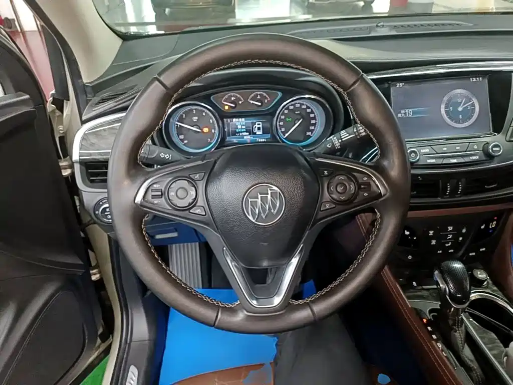 Buick Envision Plus — миниатюра 11