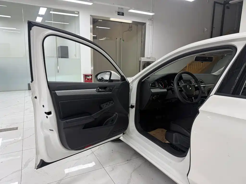 Volkswagen Lamando — миниатюра 8