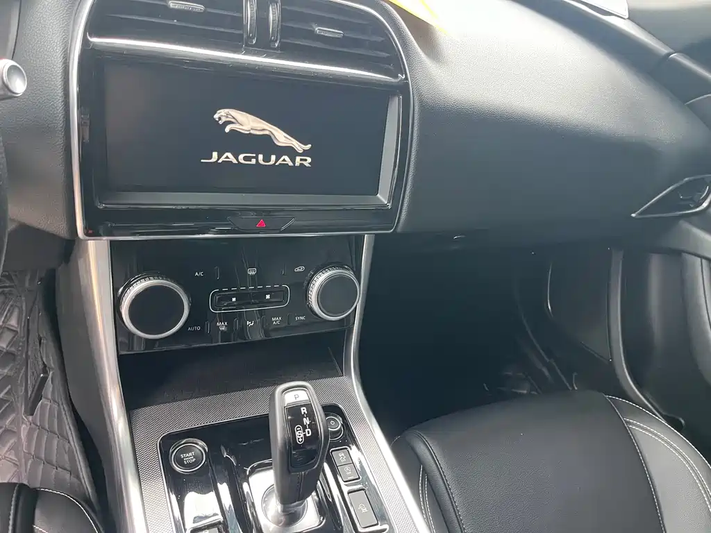 Jaguar XEL — миниатюра 11