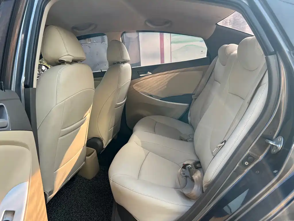 Hyundai Verna — миниатюра 7