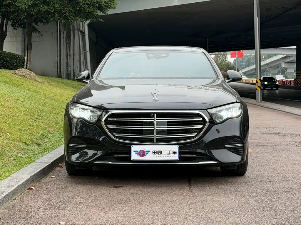 Mercedes-Benz E-Class — миниатюра 2