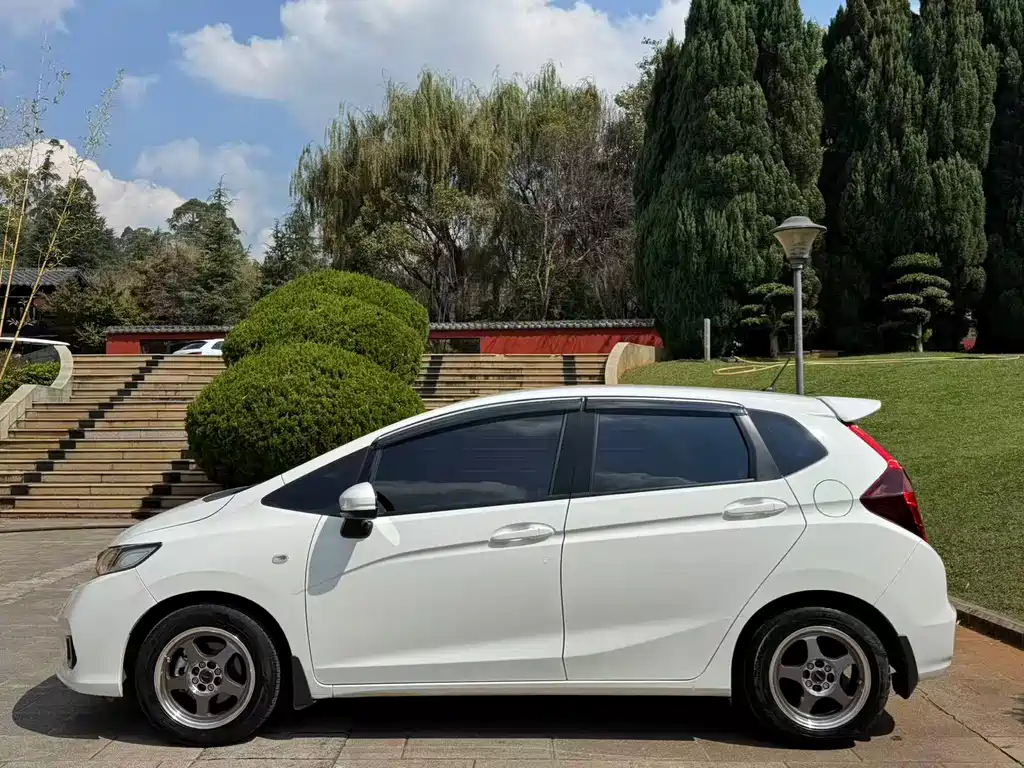 Honda Fit — миниатюра 8